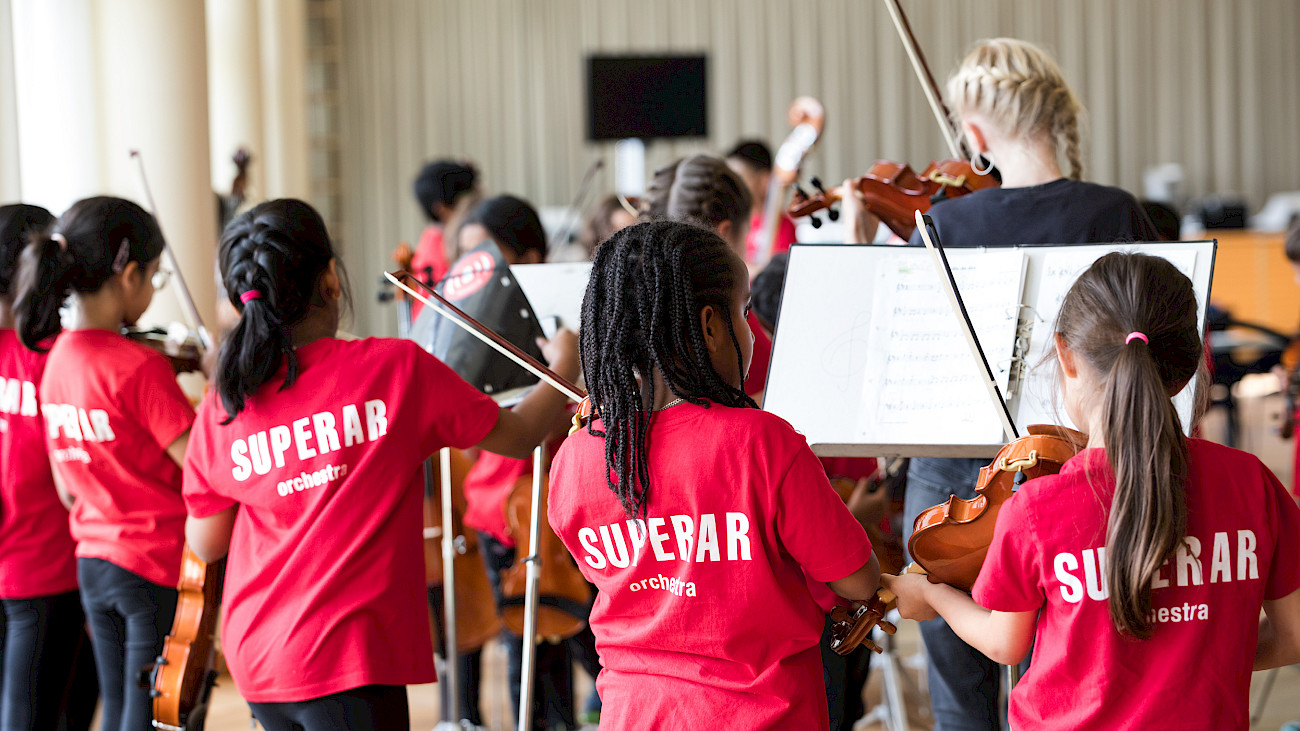 tonhalleAIR: Superar Suisse